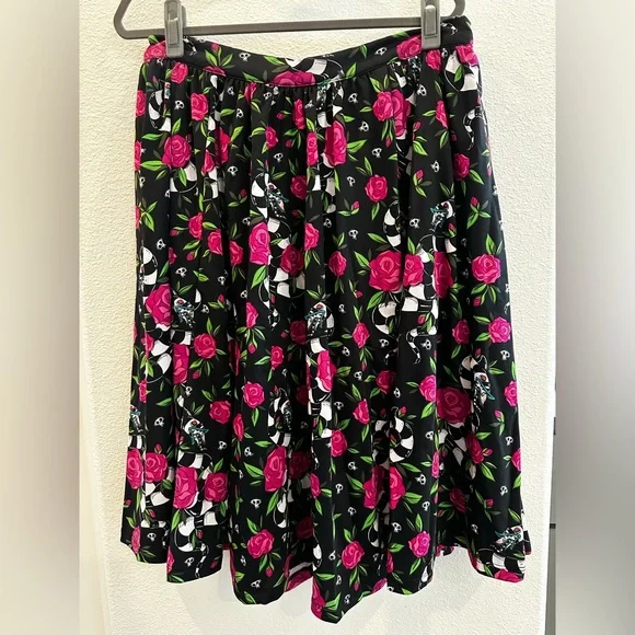 Vixen by Micheline Pitt Beetlejuice Sandworms Roses Swing Skirt size XL - Picture 2 of 4